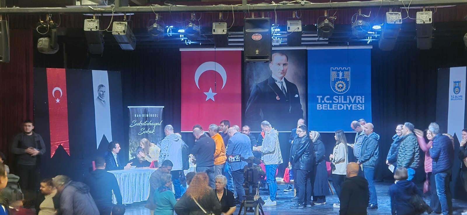 Söyleşi ve İmza Günü